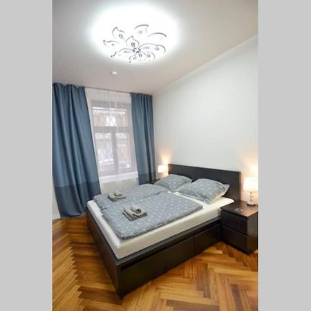 Brandly New Apartment Andel ปราก ภายนอก รูปภาพ