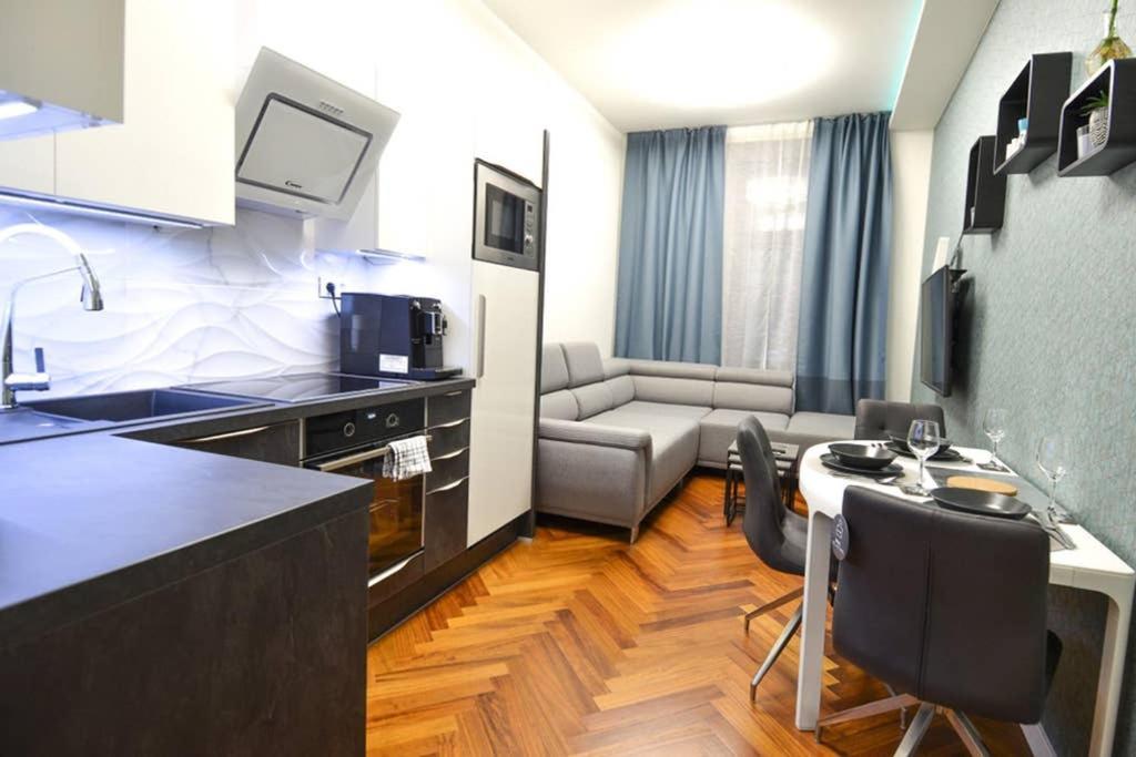 Brandly New Apartment Andel ปราก ภายนอก รูปภาพ