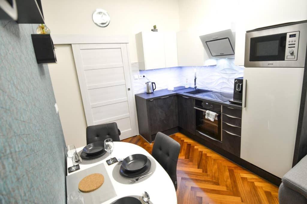 Brandly New Apartment Andel ปราก ภายนอก รูปภาพ